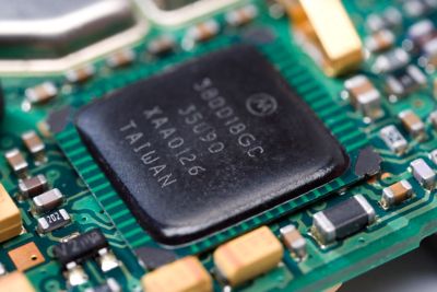 Photo of electronic component on pcb with glob top encapsulation for environmental protection and improved mechanical strength of wire bonded devices